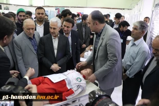 وزیر علوم در جمع دانشگاهیان فنی و حرفه‌ای استان همدان تاکید کرد:
توجه به آموزش‌های مهارتی؛ در اولویت برنامه‌های وزارت علوم 15