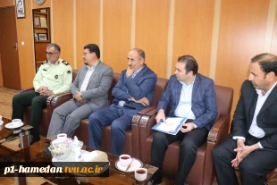 در هفته نیروی انتظامی، رئیس دانشگاه فنی و حرفه ای استان با فرمانده انتظامی همدان دیدار و گفتگو کرد 5