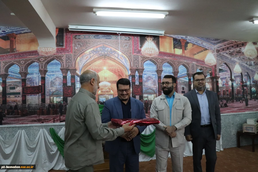 جشن میلاد حضرت نبی اکرم(ص) و امام جعفر صادق(ع) و گرامیداشت هفته دفاع مقدس در دانشکده شهید مفتح برگزار شد 2