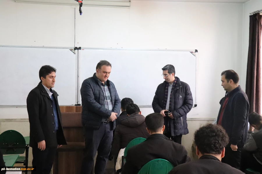 در نخستین روز از برگزاری آزمونهای نیمسال اول صورت گرفت:
 بازدید رئیس دانشگاه ملی مهارت استان همدان از روند برگزاری امتحانات   3