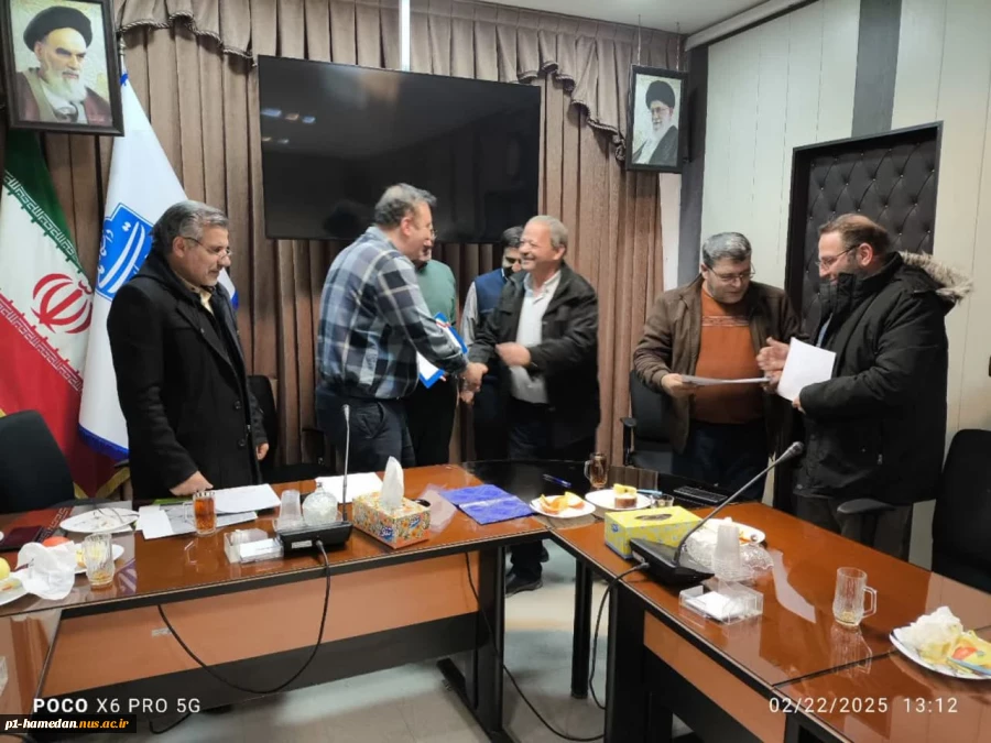 طی مراسمی از خیرین نیکوکار در دانشگاه ملی مهارت استان همدان تقدیر شد. 3