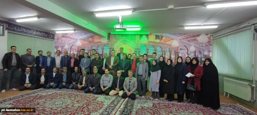 رئیس دانشگاه  ملی مهارت استان همدان در دیدار نوروزی ، با  کارکنان دانشگاه دیدار و گفتگو نمود.
  2