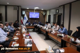 برگزاری نشست تبیینی و تحلیلی در مورد دفاع مقدس ( دفاع 8 ساله و جنگ 12 روزه) در دانشگاه ملی مهارت استان همدان 2
