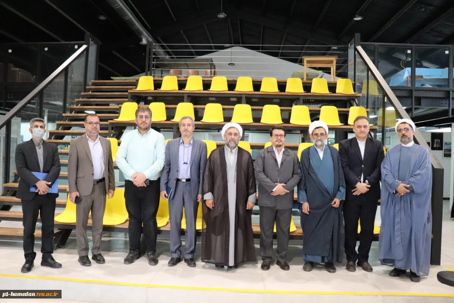 حجت الاسلام والمسلمین افلاکیان به‌عنوان نماینده نهاد مقام معظم رهبری در دانشگاه ملی مهارت استان همدان منصوب شد
 5
