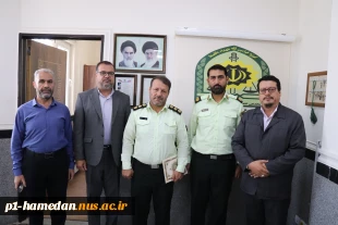 به مناسبت گرامیداشت هفته نیروی انتظامی انجام شد:
بازدید مسئولان دانشگاه ملی مهارت استان همدان از کلانتری ۱۶ به مناسبت هفته ناجا 2