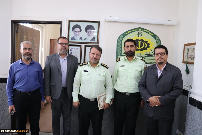 به مناسبت گرامیداشت هفته نیروی انتظامی انجام شد:
بازدید مسئولان دانشگاه ملی مهارت استان همدان از کلانتری ۱۶
