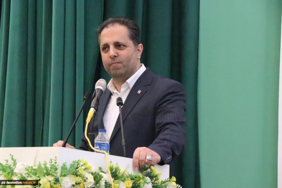 به مناسبت روز دانشجو؛
دکتر حسینی معاون هماهنگی امور اقتصادی استانداری همدان، میهمان ویژه دانشگاه ملی مهارت استان بود. 2