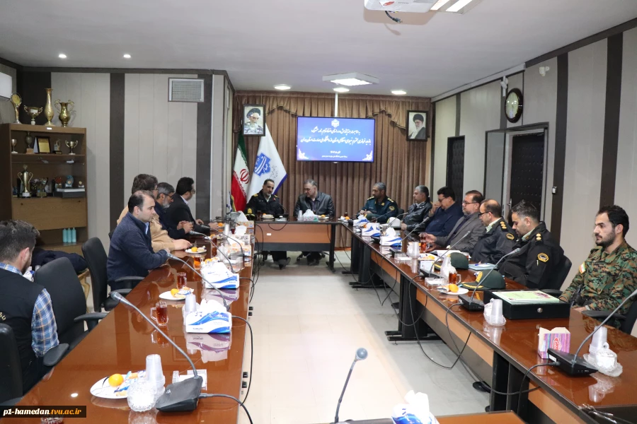 تعامل علم و امنیت در مسیر توسعه مهارت‌محور
بازدید فرماندهی نیروی انتظامی استان همدان از دانشگاه ملی مهارت استان
 5