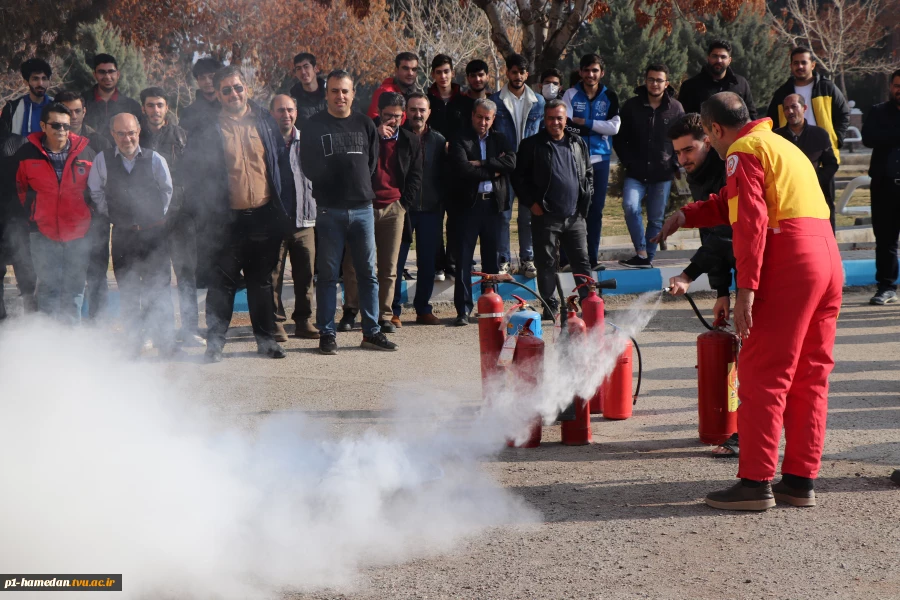 کارگاه آموزشی اطفای حریق در دانشکده شهید مفتح برگزارشد 2