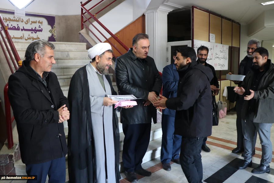 به مناسبت فرا رسیدن شب یلدا، هیئت رئیسه دانشگاه به همراه مسئول نهاد نمایندگی مقام معظم رهبری با حضور در خوابگاه‌ دانشجویی، این جشن باستانی و ملی را به دانشجویان تبریک گفتند. 6