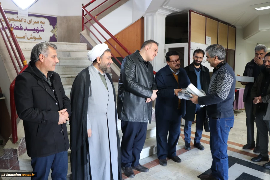 به مناسبت فرا رسیدن شب یلدا، هیئت رئیسه دانشگاه به همراه مسئول نهاد نمایندگی مقام معظم رهبری با حضور در خوابگاه‌ دانشجویی، این جشن باستانی و ملی را به دانشجویان تبریک گفتند. 7