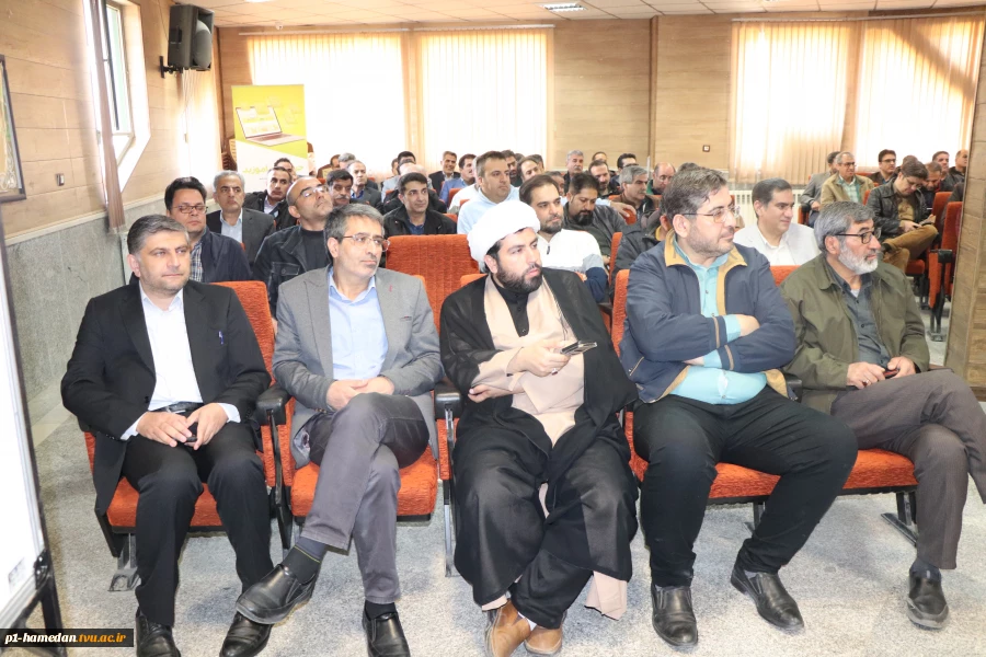 به مناسبت اربعین شهادت قائد امت برگزار شد؛
مراسم قرائت دعای توسل، سخنرانی مذهبی و تبیینی و مدیحه سرایی اهل بیت علیهم السلام در دانشکده شهید مفتح  2
