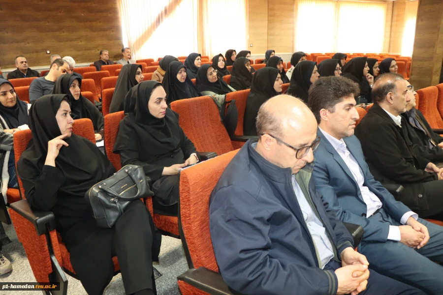به مناسبت اربعین شهادت قائد امت برگزار شد؛
مراسم قرائت دعای توسل، سخنرانی مذهبی و تبیینی و مدیحه سرایی اهل بیت علیهم السلام در دانشکده شهید مفتح  3
