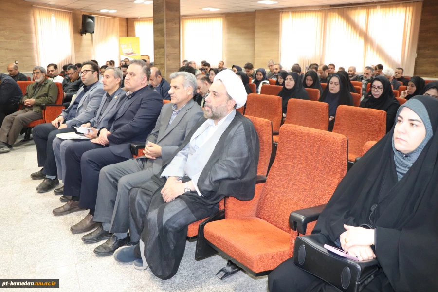 به مناسبت اربعین شهادت قائد امت برگزار شد؛
مراسم قرائت دعای توسل، سخنرانی مذهبی و تبیینی و مدیحه سرایی اهل بیت علیهم السلام در دانشکده شهید مفتح  2
