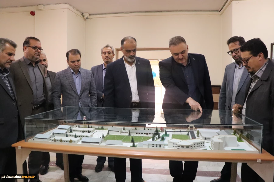 دکتر قادری رهقی درمراسم تجلیل از سرآمدان آموزشی دانشگاه ملی مهارت واحد استان همدان تاکید کرد:
آموزش‌های مهارت محور یک ضرورت اجتناب ناپذیر است، انتخاب نیست! 2