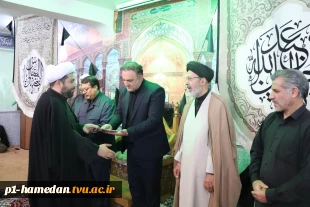 مراسم عزاداری روز هشتم ماه محرم با حضور جمعی از دانشجویان، اساتید و کارکنان در دانشگاه برگزار شد. 4