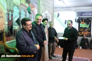 مراسم عزاداری روز هشتم ماه محرم با حضور جمعی از دانشجویان، اساتید و کارکنان در دانشگاه برگزار شد. 6