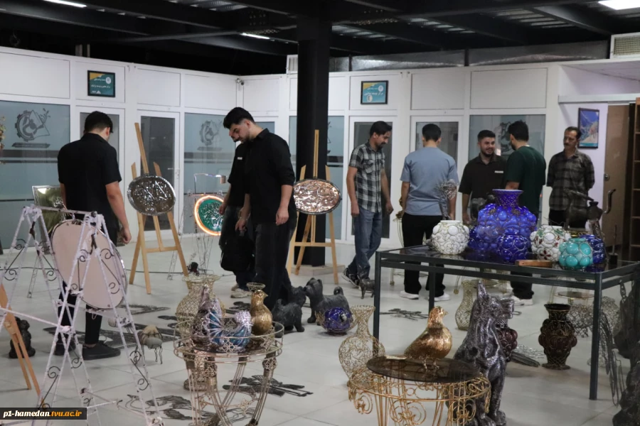 هنر در قاب فلز؛ نمایش خلاقیت‌ و ابداع در مرکز رشد دانشگاه ملی مهارت استان همدان 4