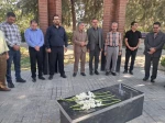 به مناسبت هفته دفاع مقدس برگزار شد:
مراسم قرائت زیارت عاشورا، سخنرانی تبیینی، تقدیر از ایثارگران و غبارروبی مزار شهید گمنام دانشکده شهید مفتح 
 2