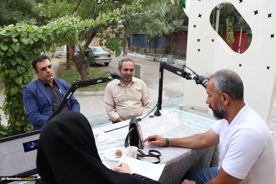 «فاتحان قله» در جوار مزار شهید گمنام؛ روایت ایستادگی از دانشگاه تا رادیو 4